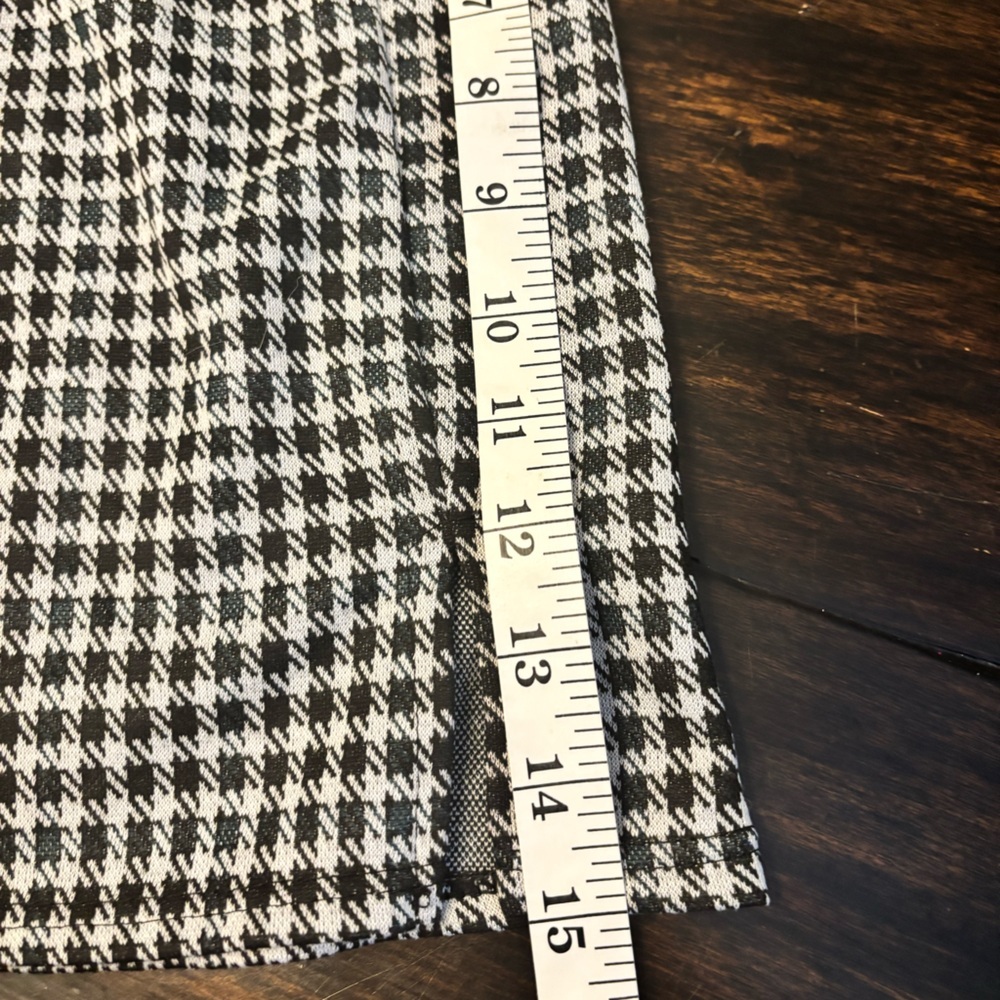 Olivia Rae Black and White Houndstooth Mini Skirt - Picture 5 of 7